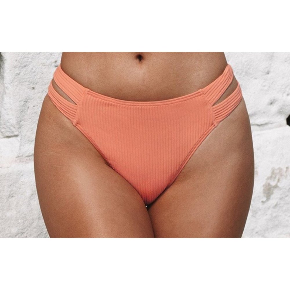 👙 Cupshe Swimsuit orange Bikini Bottom NWT Size Medium - Picture 1 of 6